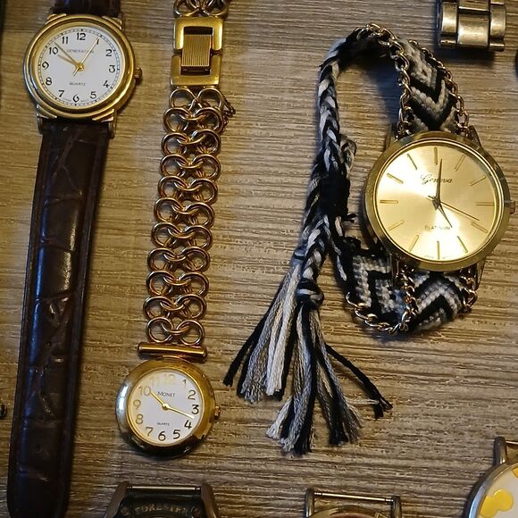 Huge Watch Lot of 25+ Mixed Brands Vintage & Modern Parts/Repair Untested-Box 44 main image 10